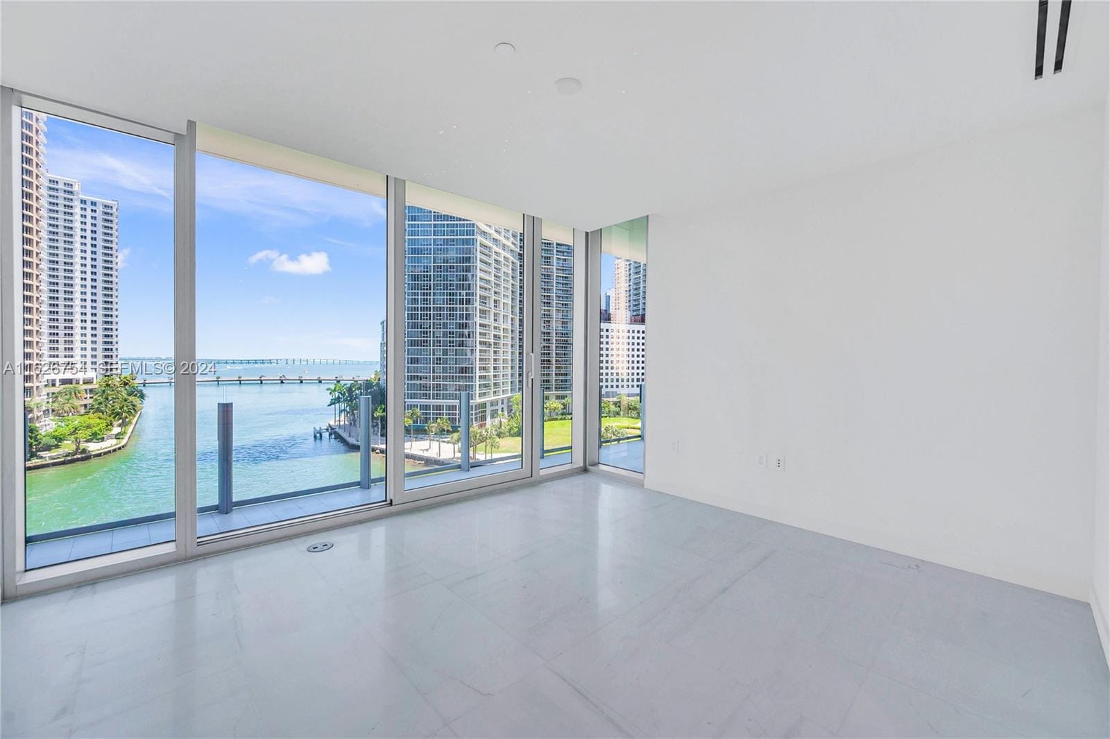 300 Biscayne Blvd Way 703, Miami, FL 33131 photo 16