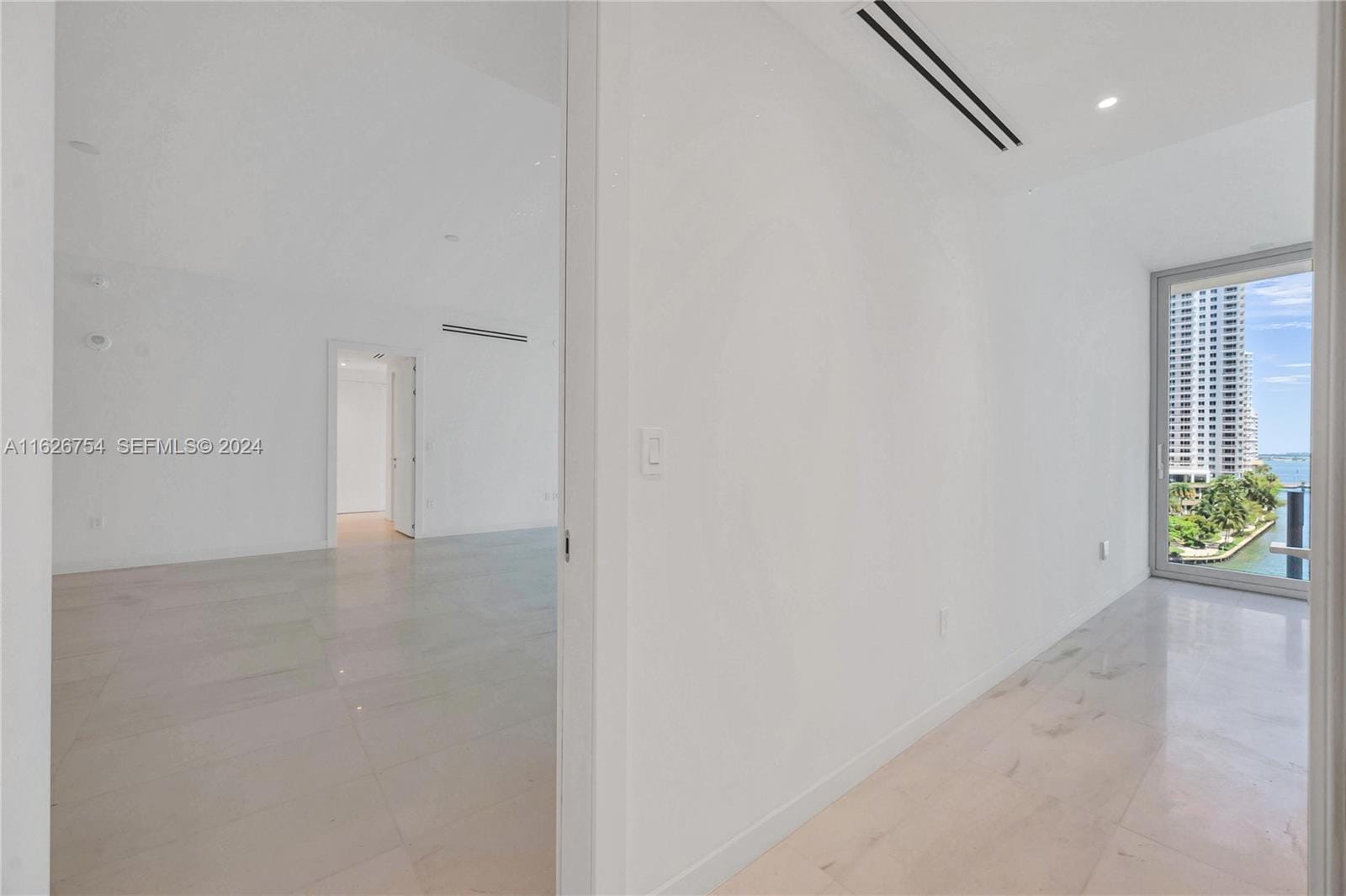 300 Biscayne Blvd Way 703, Miami, FL 33131 photo 20