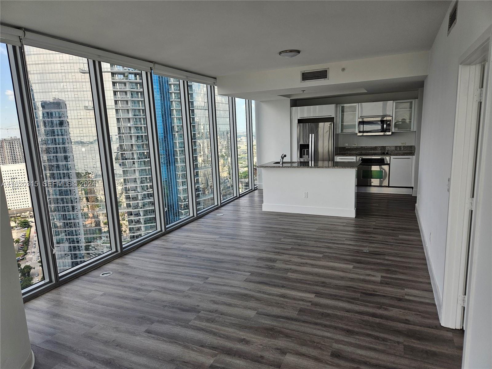 888 Biscayne Boulevard 4001 — photo 2