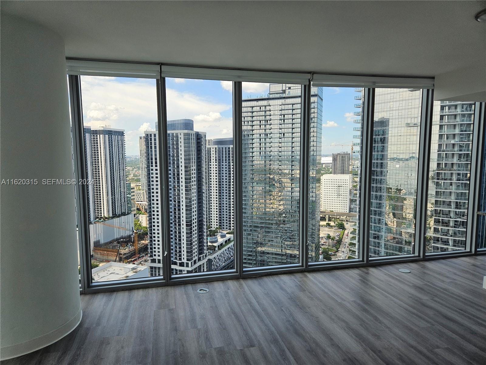 888 Biscayne Boulevard 4001 — photo 3