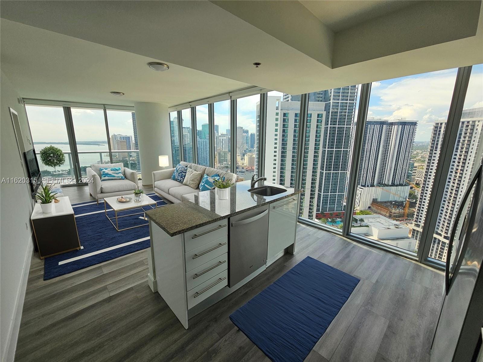 888 Biscayne Boulevard 4001 — photo 7