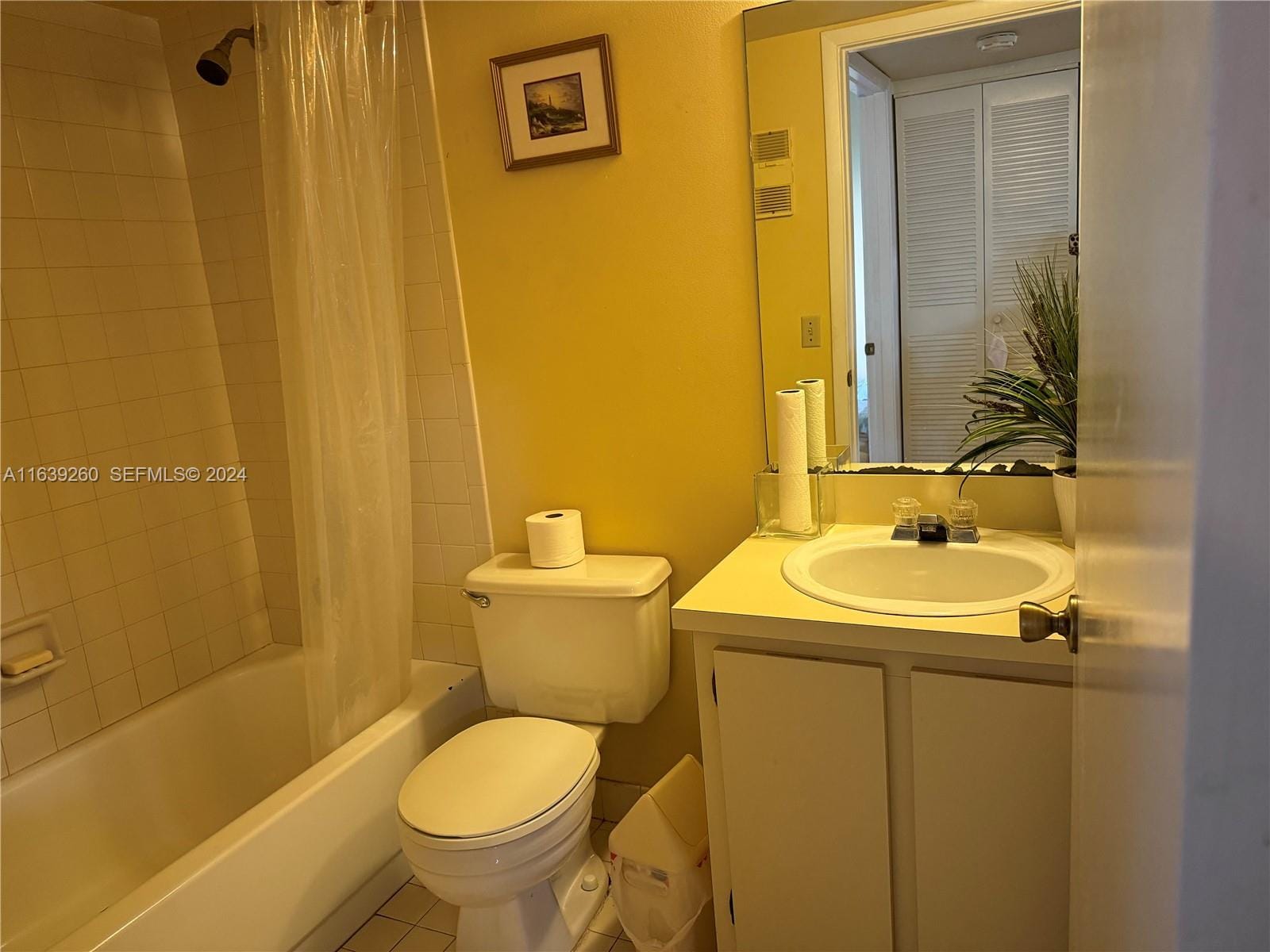 861 NE 207th Lane 103-14, Miami, FL 33179 photo 3