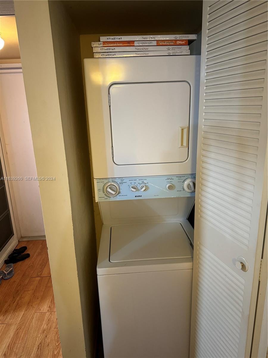 861 NE 207th Lane 103-14, Miami, FL 33179 photo 9