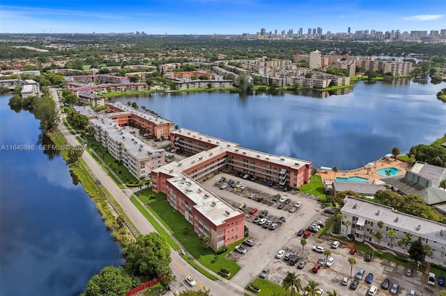 18555 NE 14th Avenue 713, sold in Sixth Moorings, Miami, FL