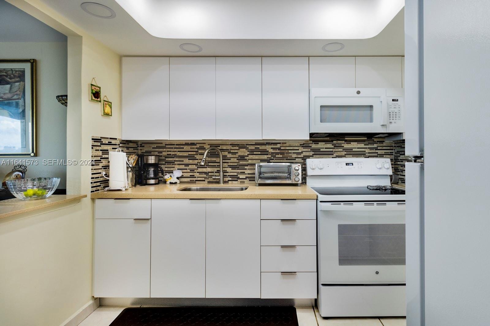 5401 Collins Avenue 1129, Miami Beach, FL 33140 photo 14