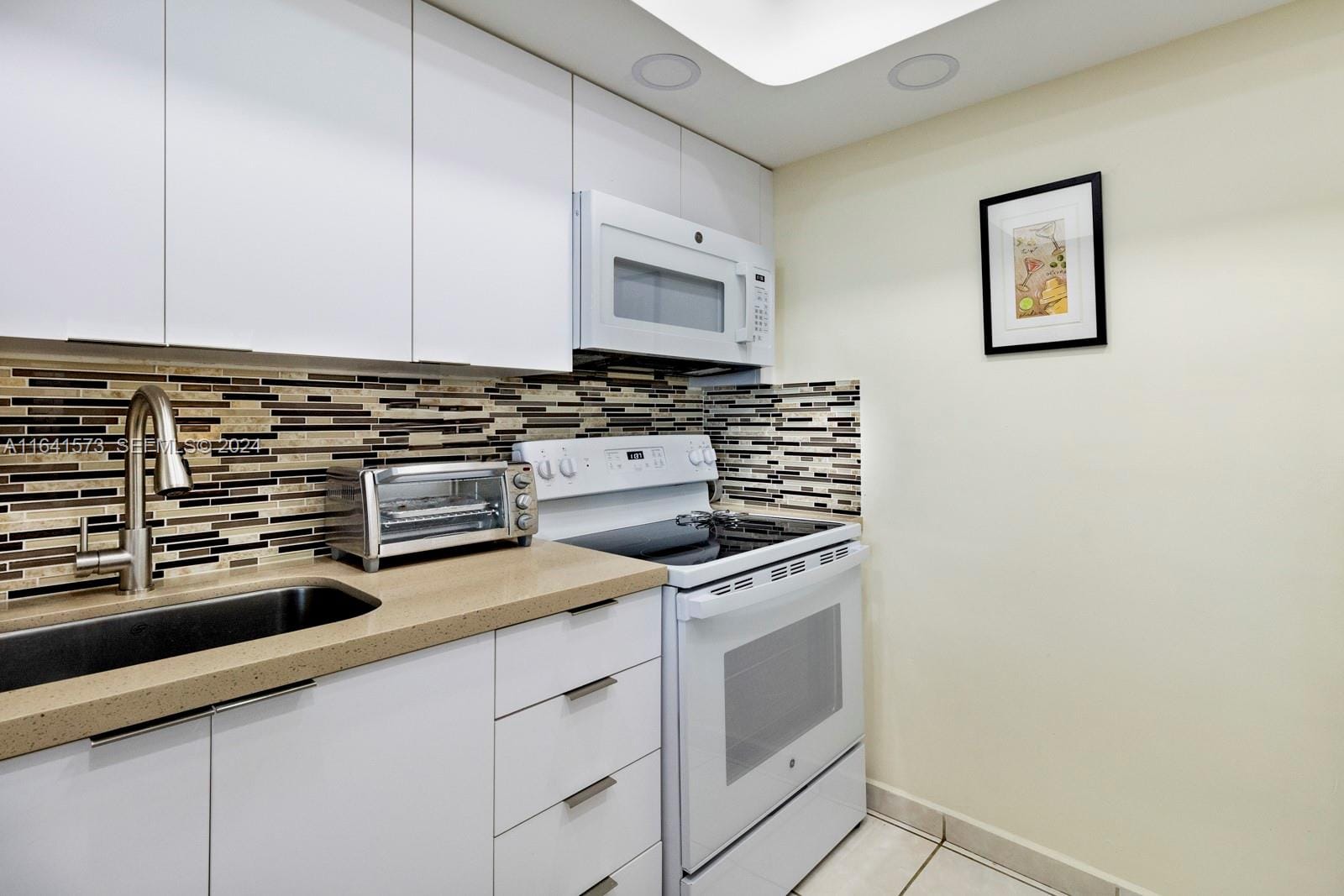 5401 Collins Avenue 1129, Miami Beach, FL 33140 photo 15