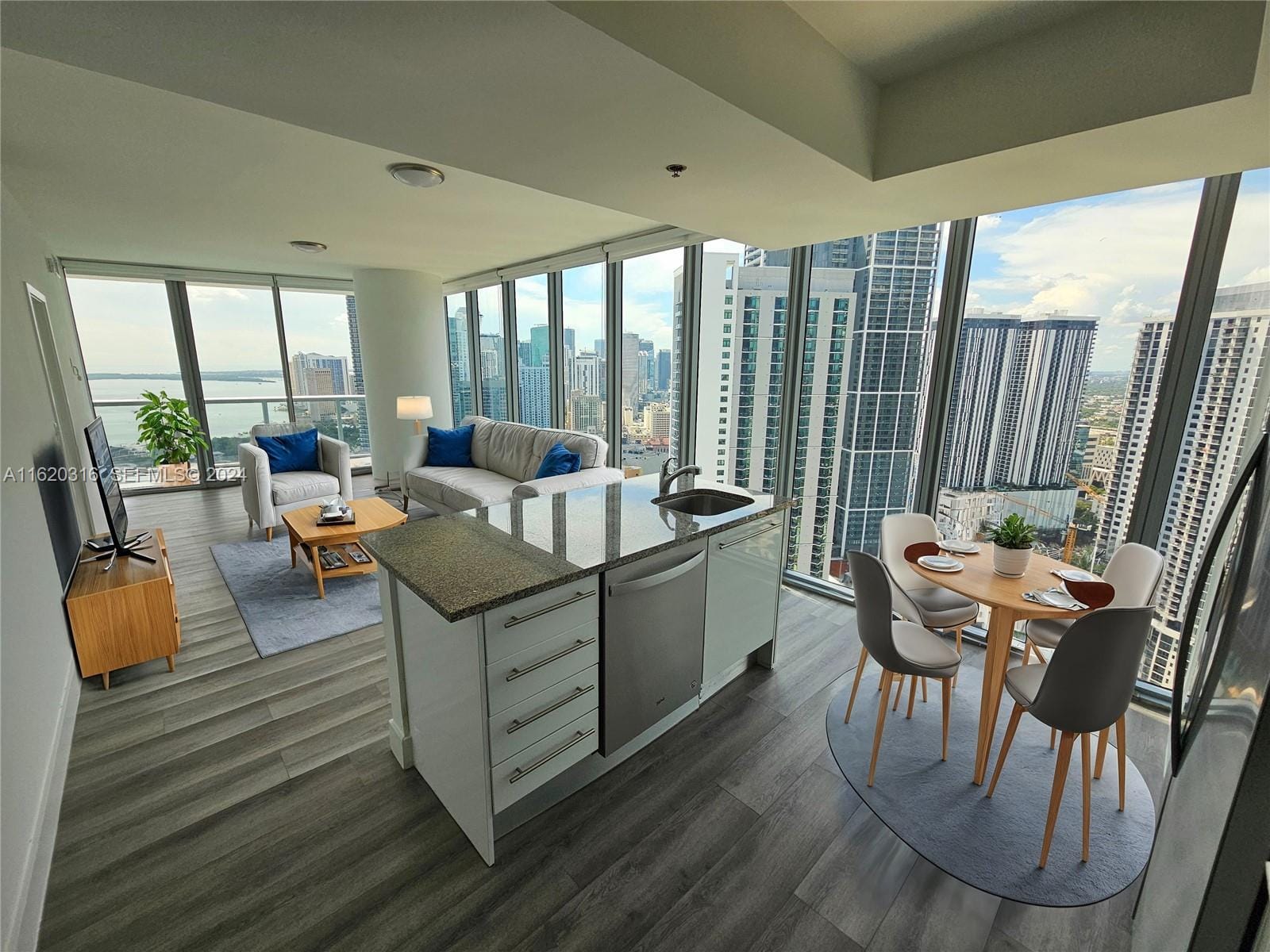 888 Biscayne Boulevard 2701 — photo 4