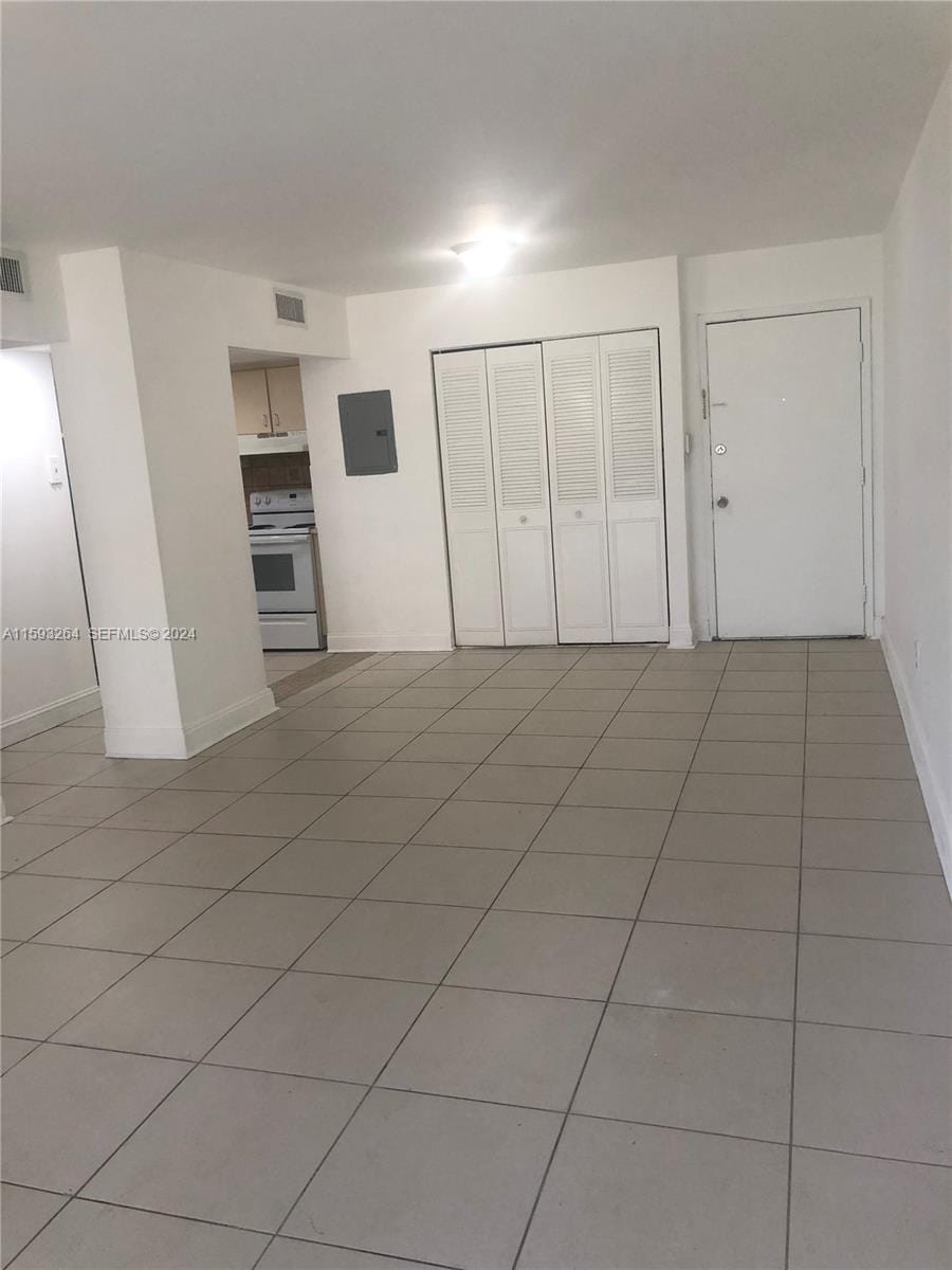 8850 Fontainebleau Boulevard 101, Miami, FL 33172 photo 2