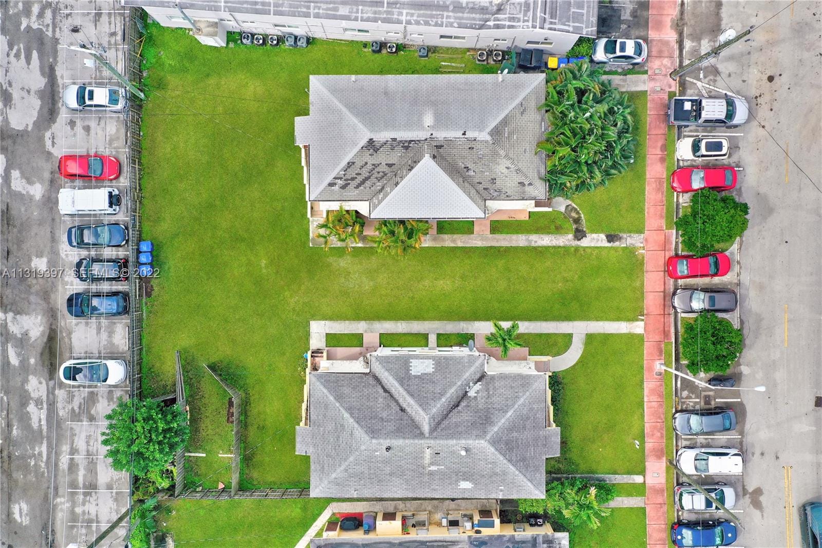 1910 And 1920 Biarritz Drive — photo 7