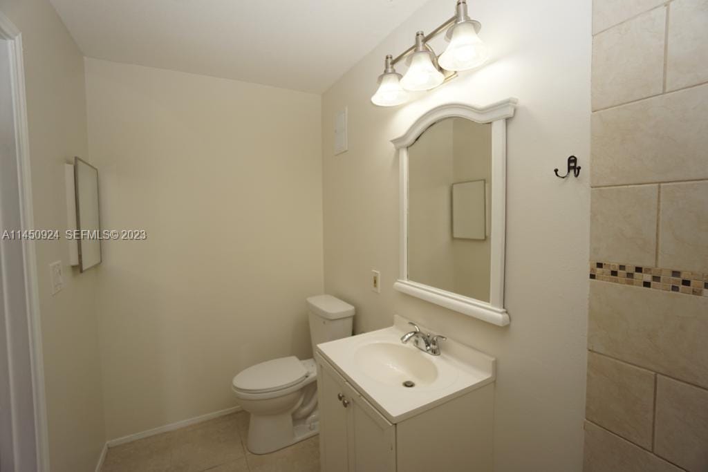 2667 NW 33rd Street 2416 — photo 4