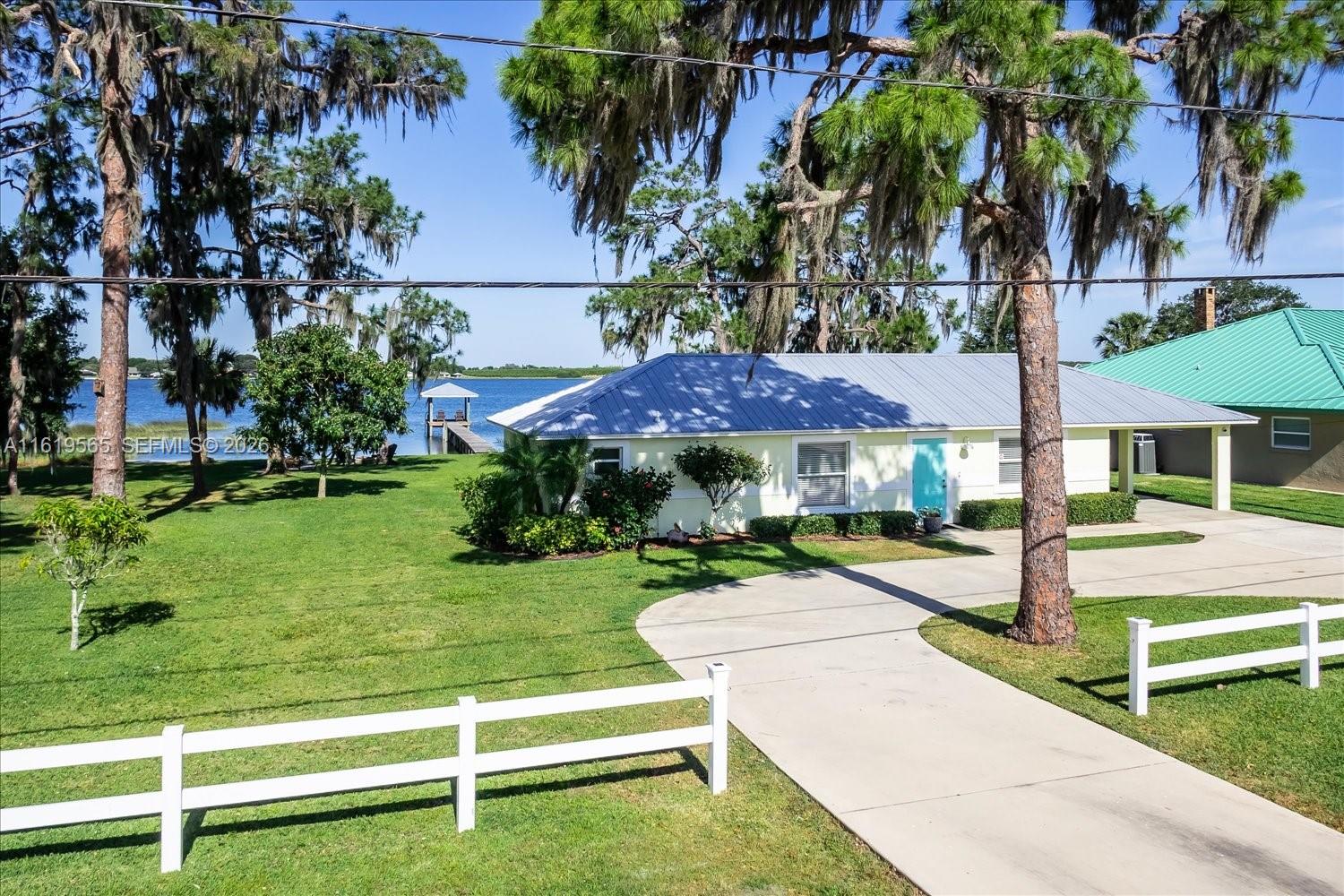 924 Lake Drive E, Lake Placid, FL 33852, Lake Placid