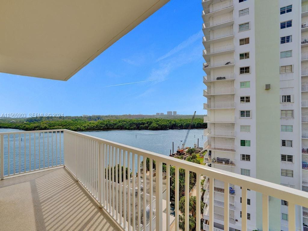 300 Bayview Drive 906, Sunny Isles Beach, FL 33160 photo 12