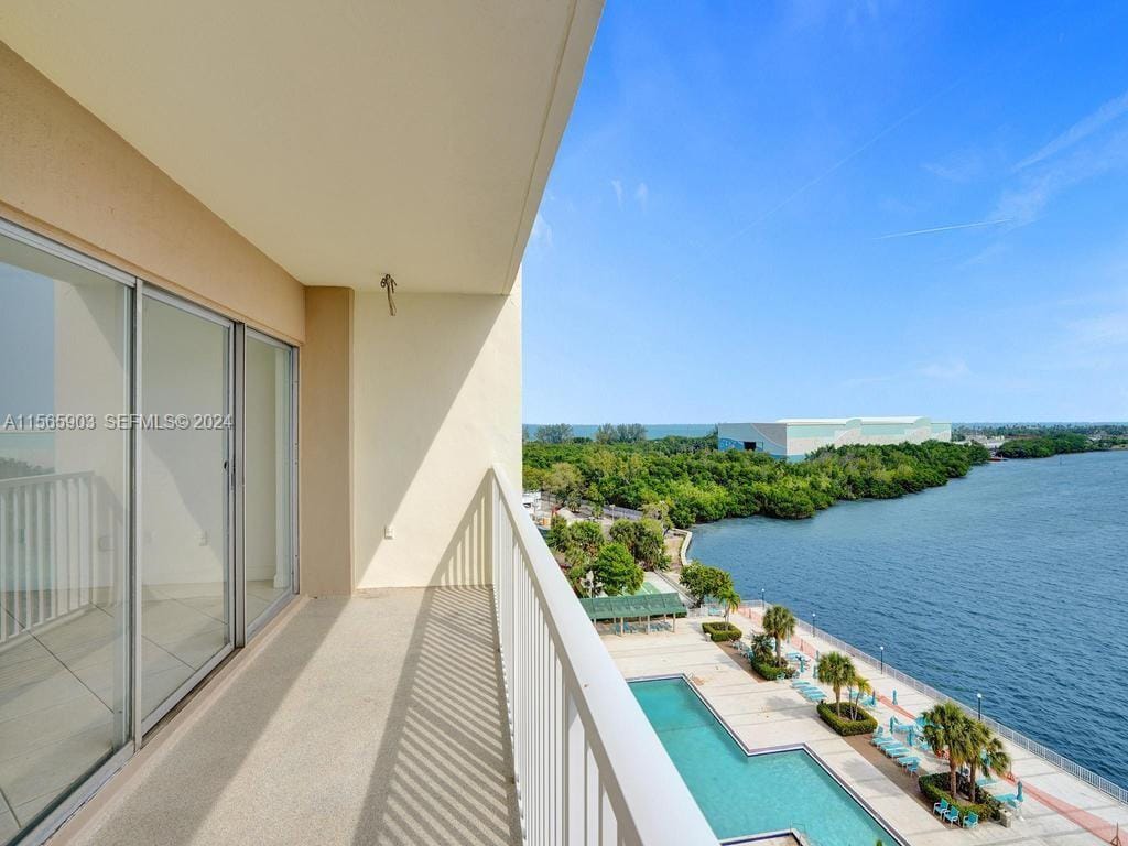 300 Bayview Drive 906, Sunny Isles Beach, FL 33160 photo 14
