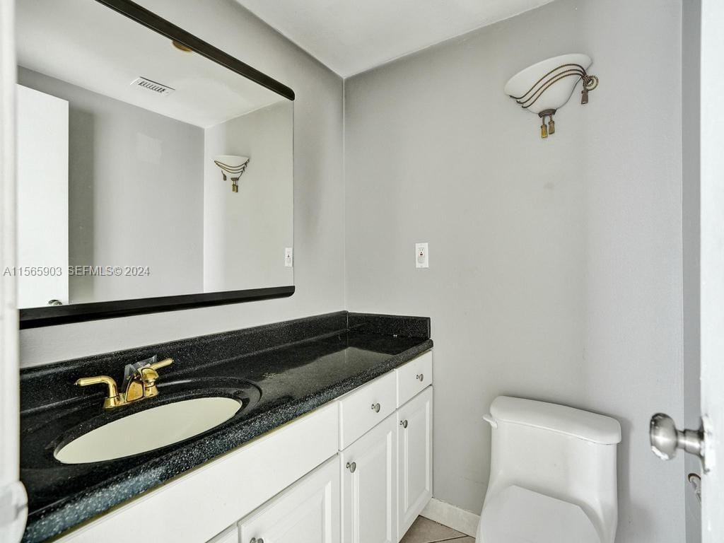300 Bayview Drive 906, Sunny Isles Beach, FL 33160 photo 18