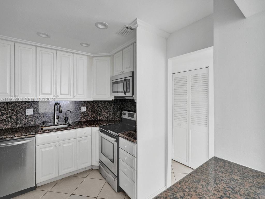 300 Bayview Drive 906, Sunny Isles Beach, FL 33160 photo 21