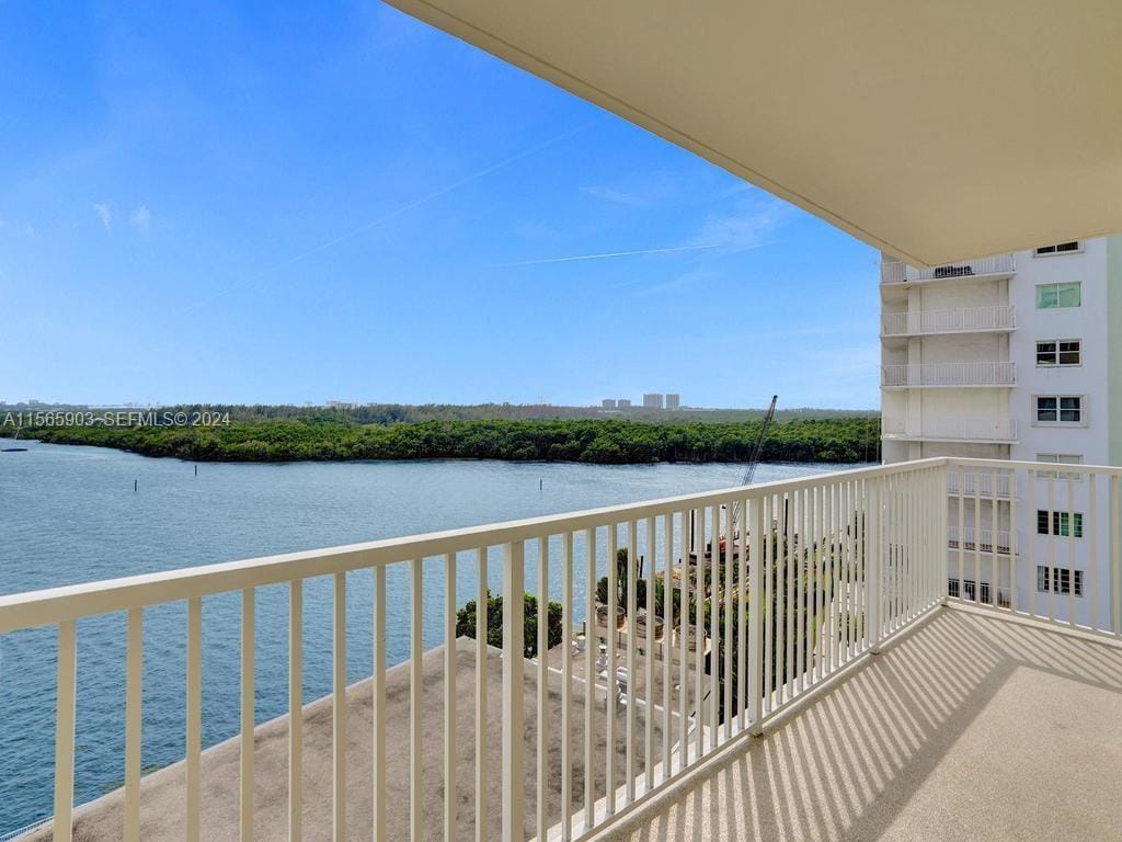 300 Bayview Drive 906, Sunny Isles Beach, FL 33160 photo 8