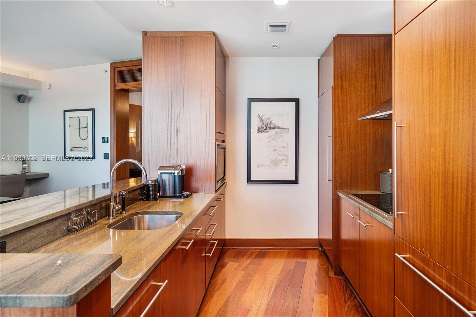 10295 Collins Avenue 121716 — photo 5