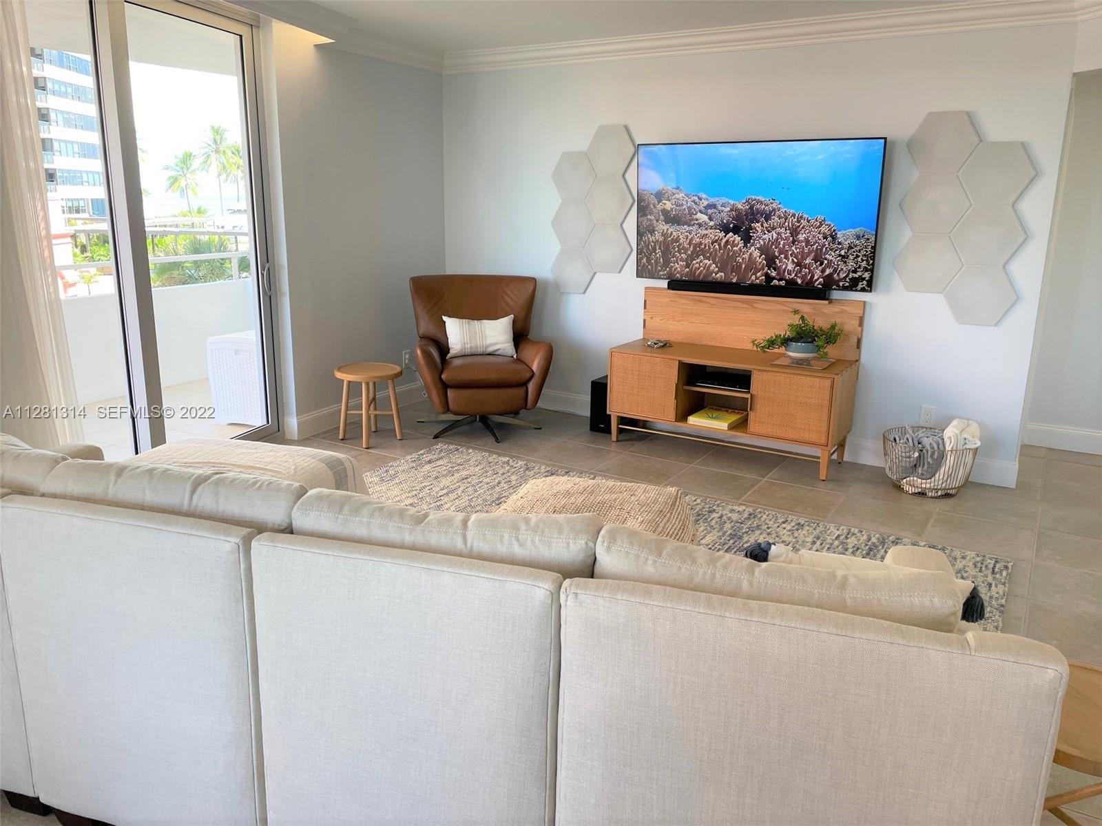 5161 Collins Avenue 404 — photo 4