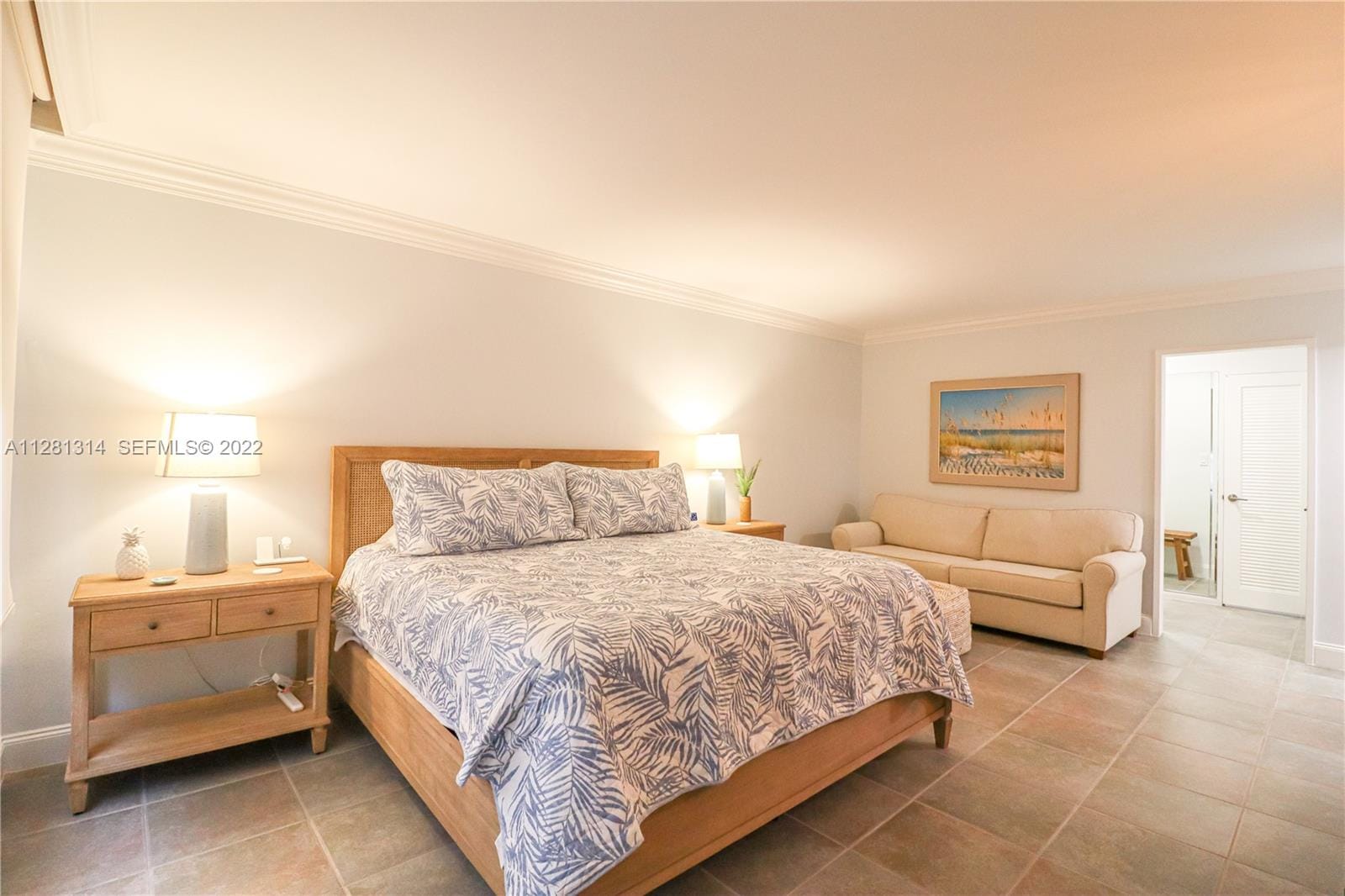5161 Collins Avenue 404 — photo 9