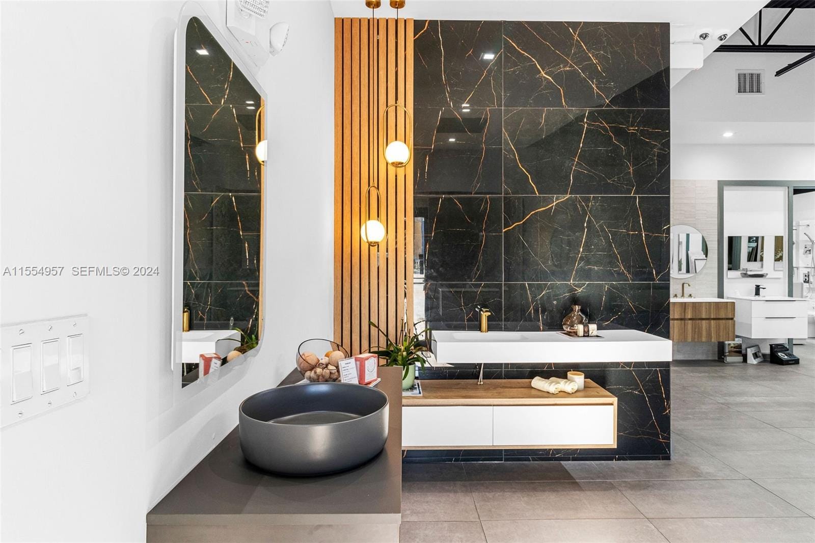 Bath Vanities/accessories And Flooring — photo 3