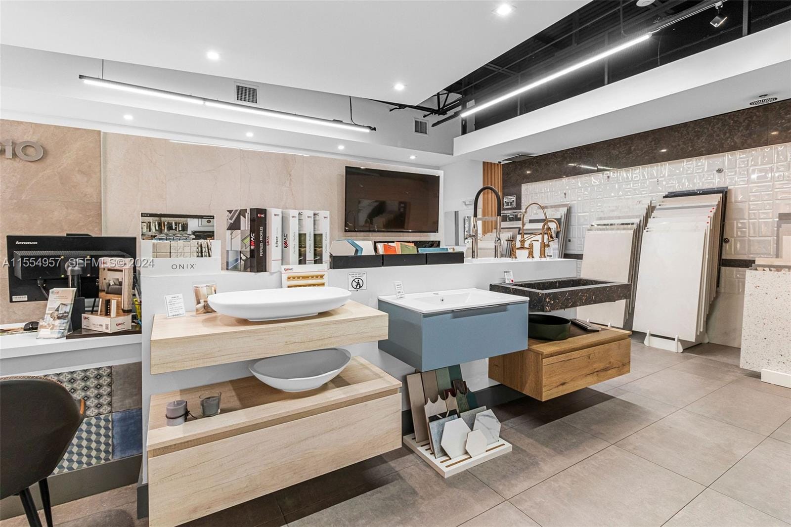 Bath Vanities/accessories And Flooring — photo 7