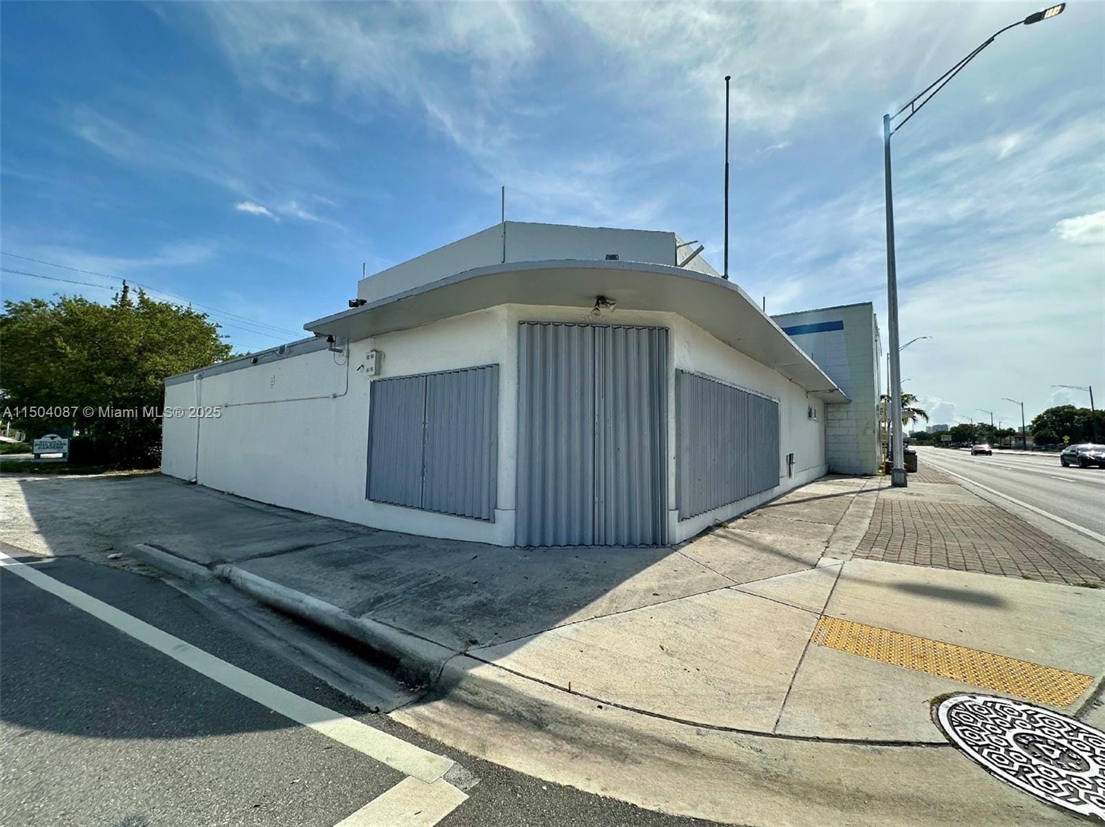 3045 W Broward Boulevard — photo 2