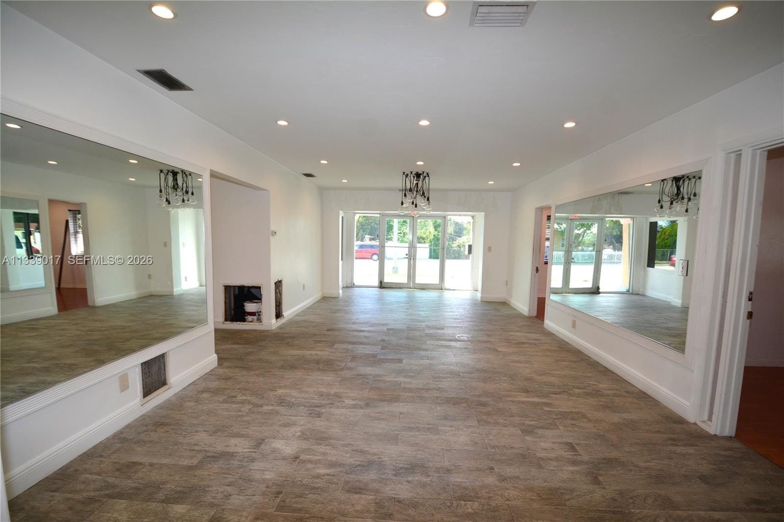 16921 NE 6th Avenue — photo 4