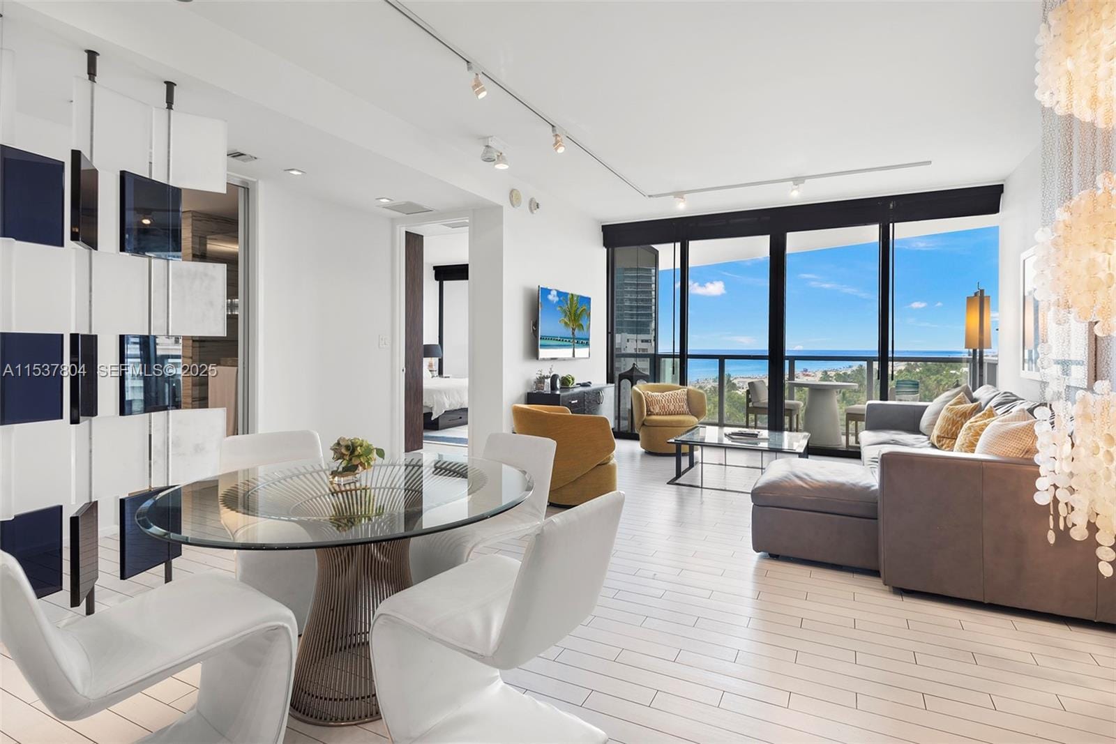 2201 Collins Avenue 814 — photo 6