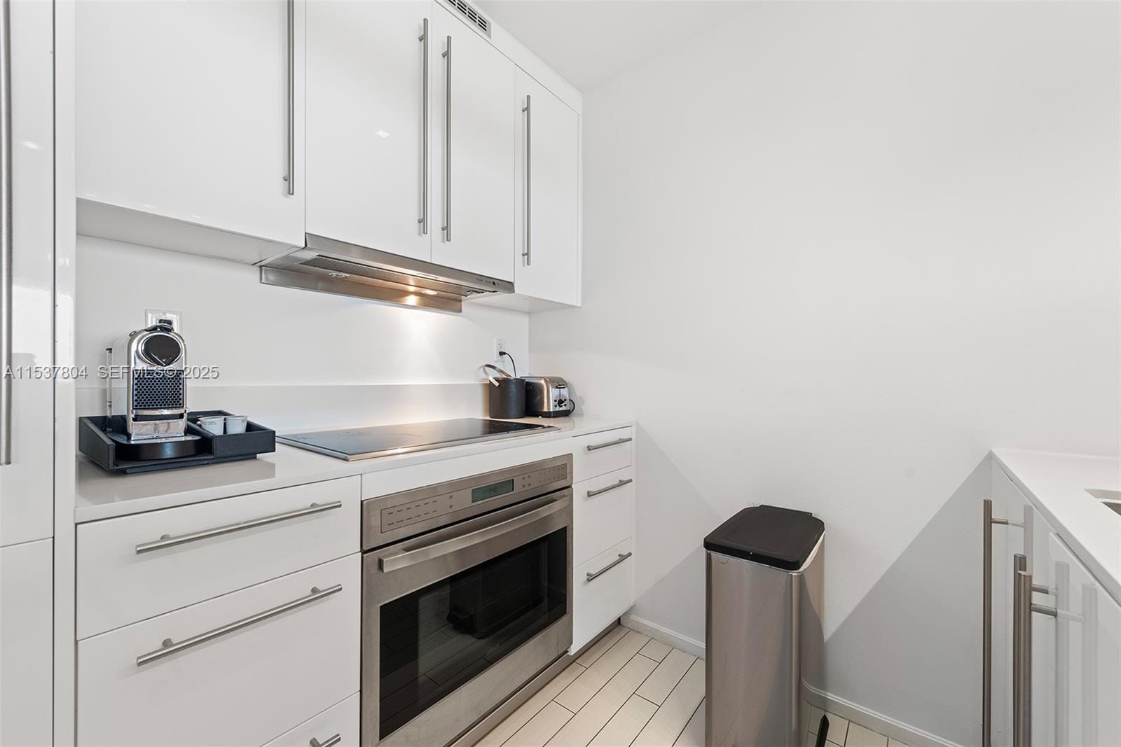 2201 Collins Avenue 814 — photo 9