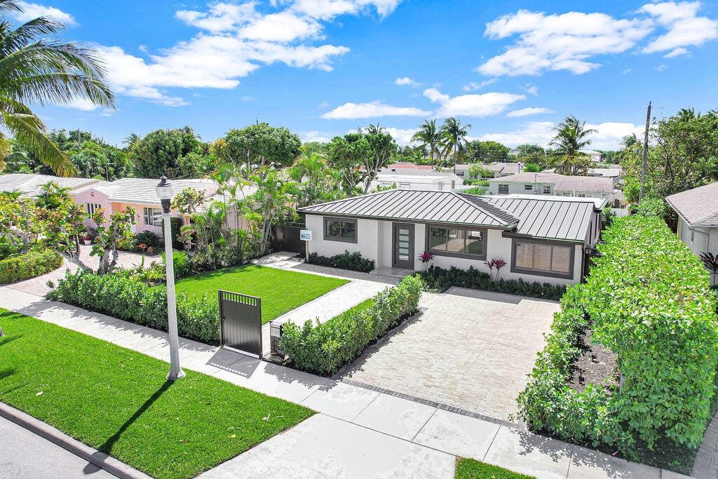 372 Forest Hill Boulevard, West Palm Beach, FL 33405