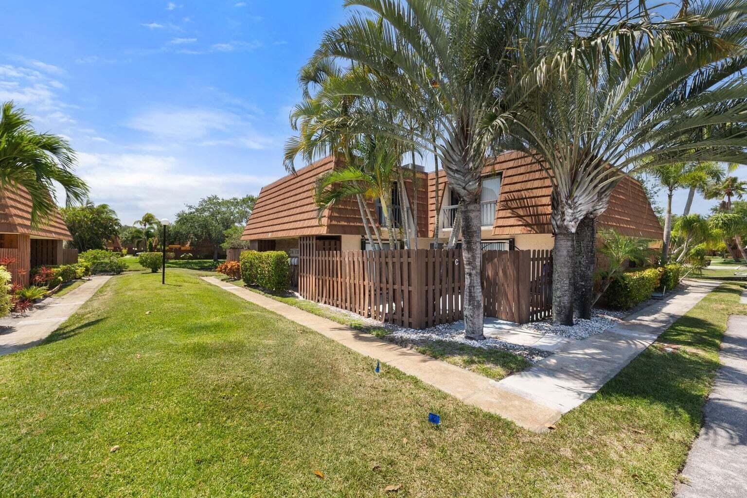 825 Center Street 8c, Jupiter, FL 33458