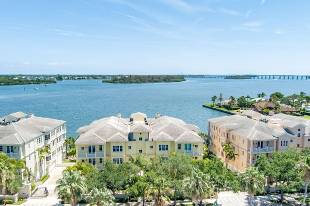 7 Royal Palm Pointe Ph-E, Indian River Shores, FL 32963