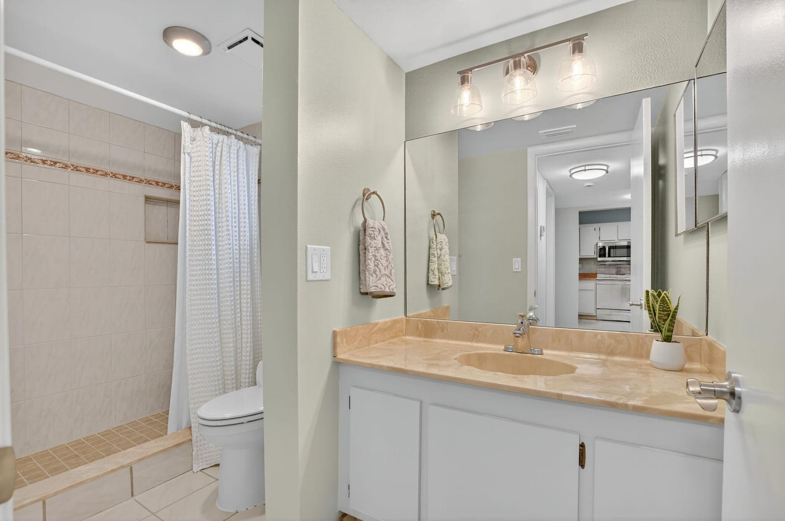 22052 Palms Way 106, Boca Raton, FL 33433 photo 9