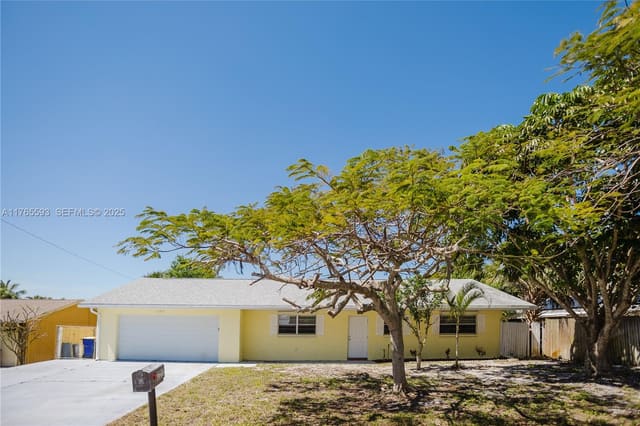2212 NE 21st Avenue, Jensen Beach, FL 34957