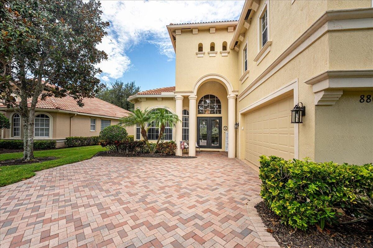 8809 Champions Way — photo 5