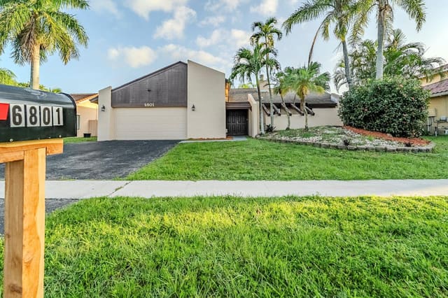6801 NW 44th Court, sold in Boulevard Woods South, Lauderhill, FL