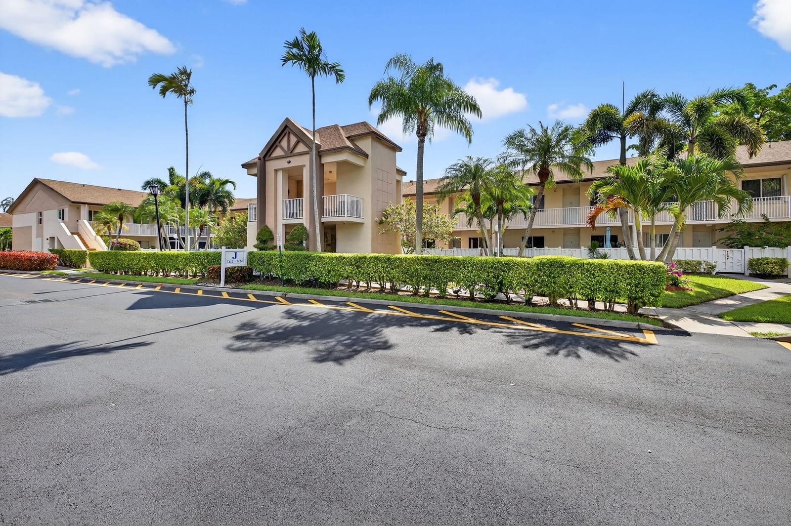 7425 N Devon Drive 107, Tamarac, FL 33321