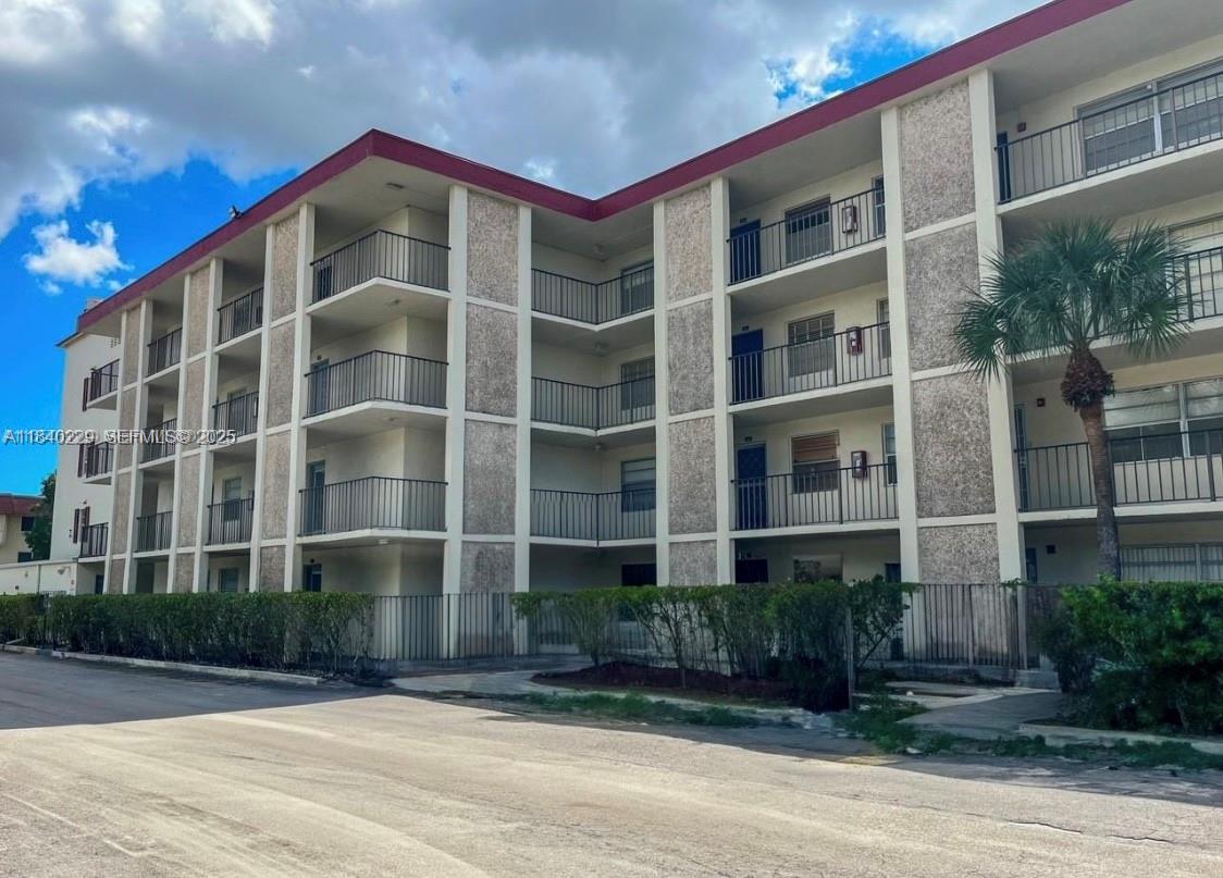 3001 NW 48th Avenue 444, Lauderdale Lakes, FL 33313, Lauderdale Lakes