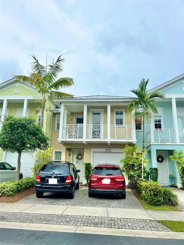 10758 NW 76th Lane, sold in Reserve At Doral East, Doral, FL