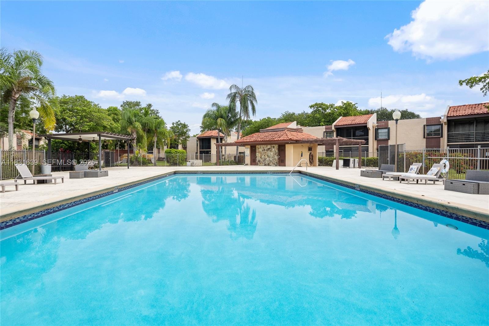 20801 San Simeon Way 105, Miami, FL 33179 photo 27