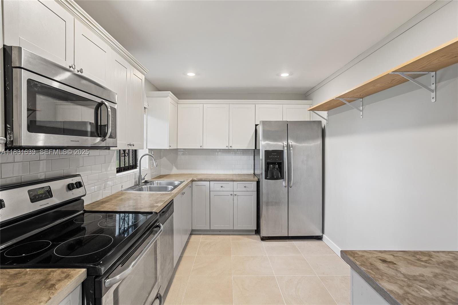 20801 San Simeon Way 105, Miami, FL 33179 photo 6
