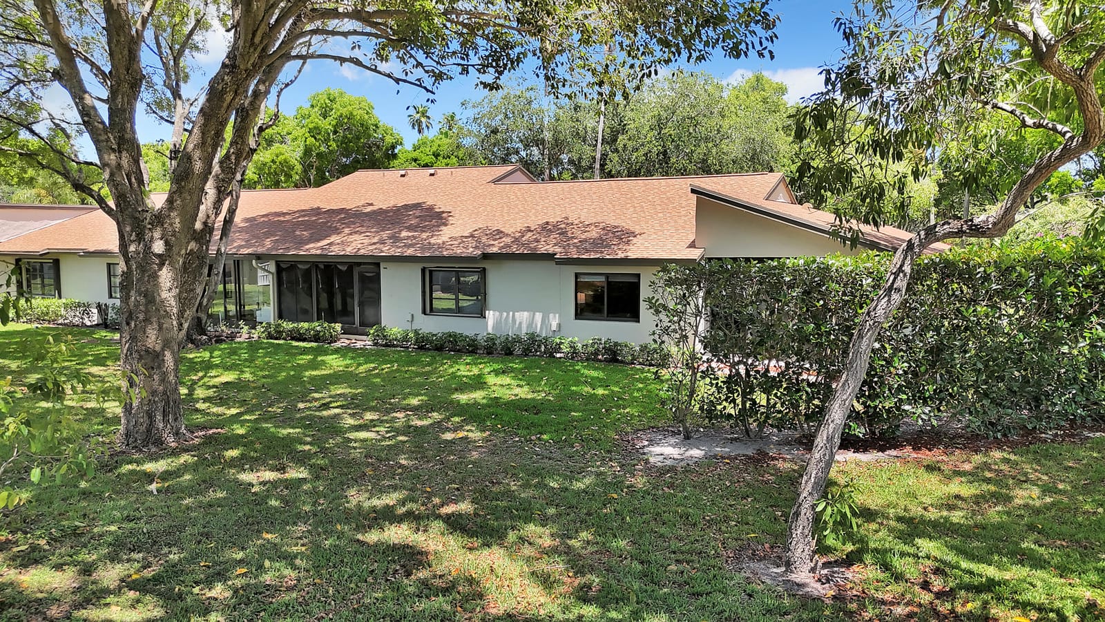 18619 Breezy Palm Way — photo 4
