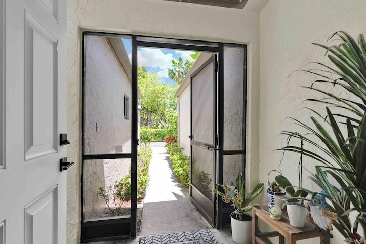 18619 Breezy Palm Way — photo 8