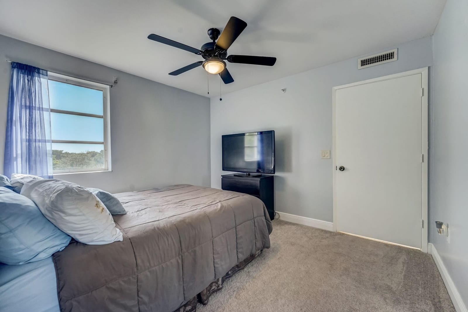 2240 N Cypress Bend Drive 501, Pompano Beach, FL 33069 photo 20