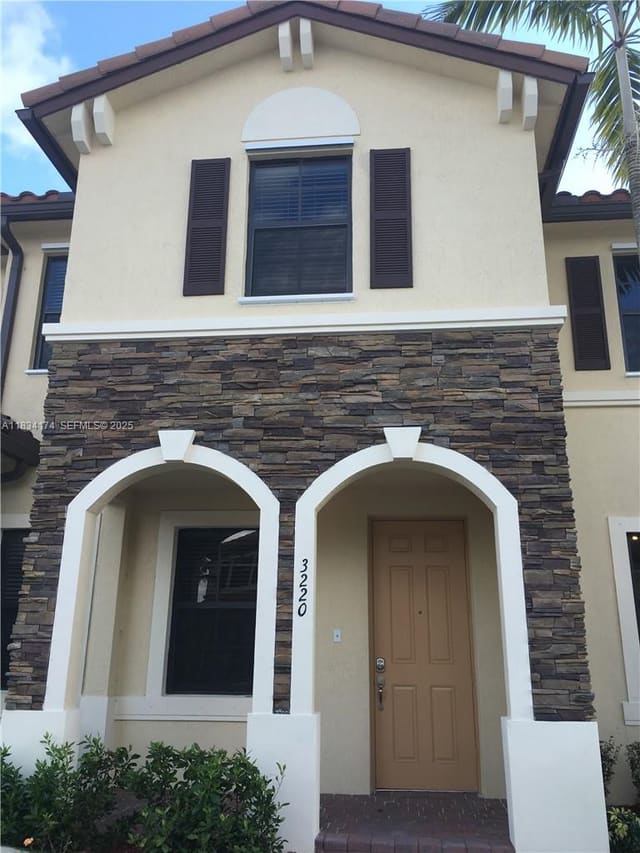 3220 SE 5th Court, Homestead, FL 33033