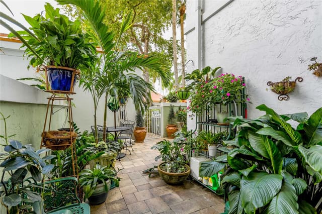 4112 W Palm Aire Drive 121B, sold in Vizcaya Towers, Pompano Beach, FL