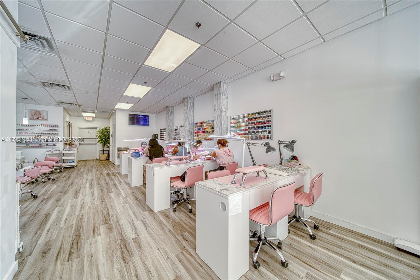 Nail Salon For Sale In Oakland Park Near Sunrise Boulevard — photo 5