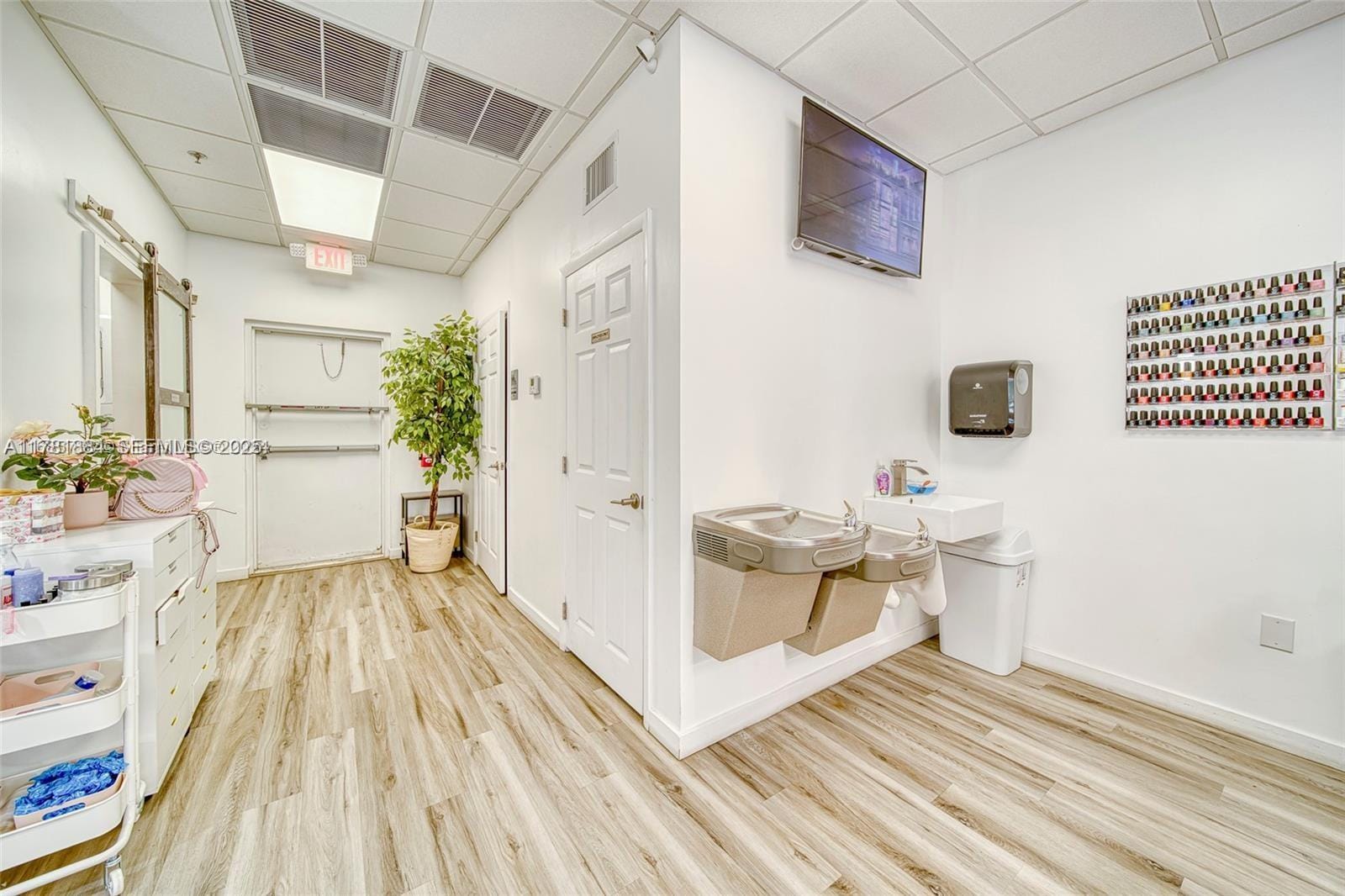 Nail Salon For Sale In Oakland Park Near Sunrise Boulevard — photo 9