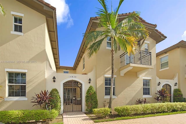 14650 SW 15th Street, Pembroke Pines, FL 33027