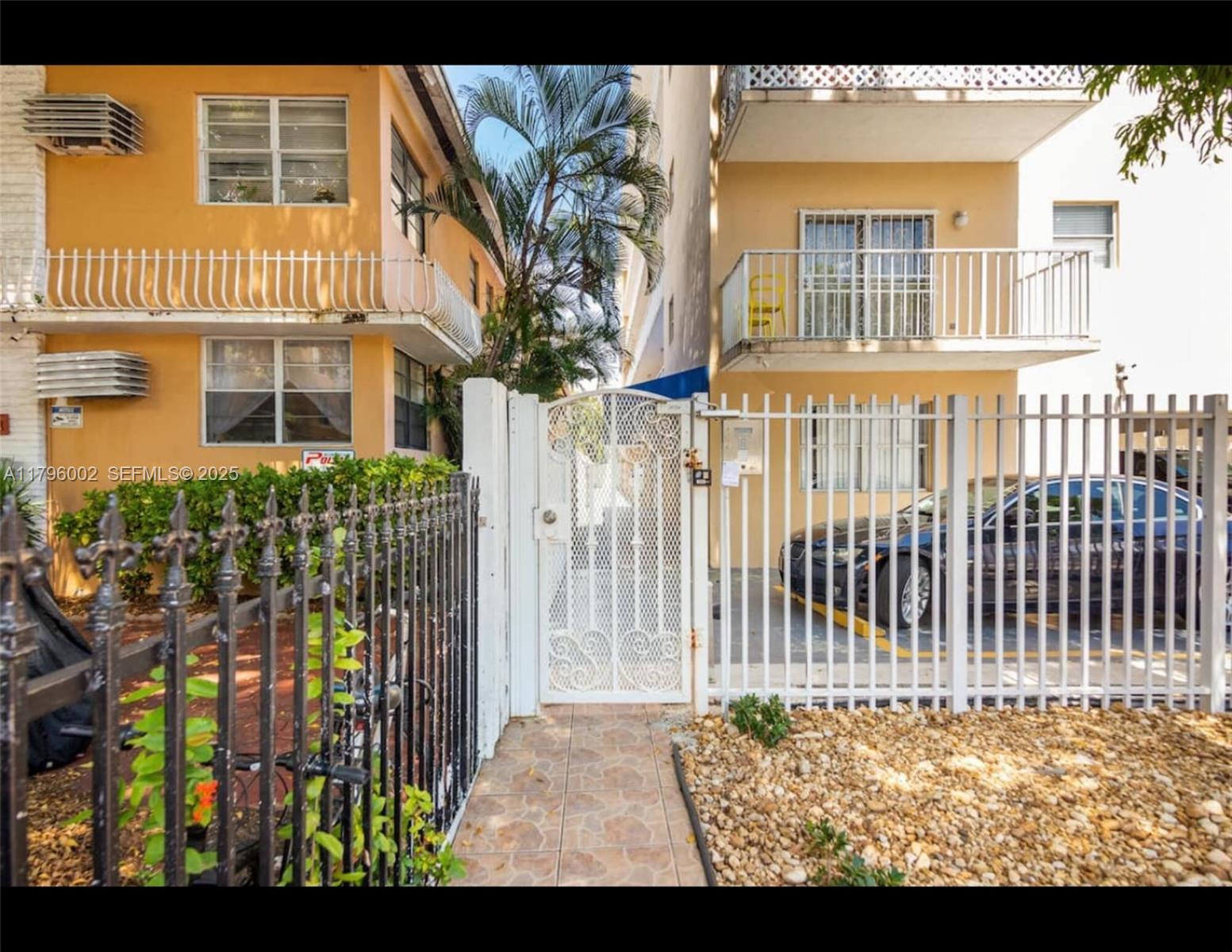 1605 Pennsylvania Avenue 303